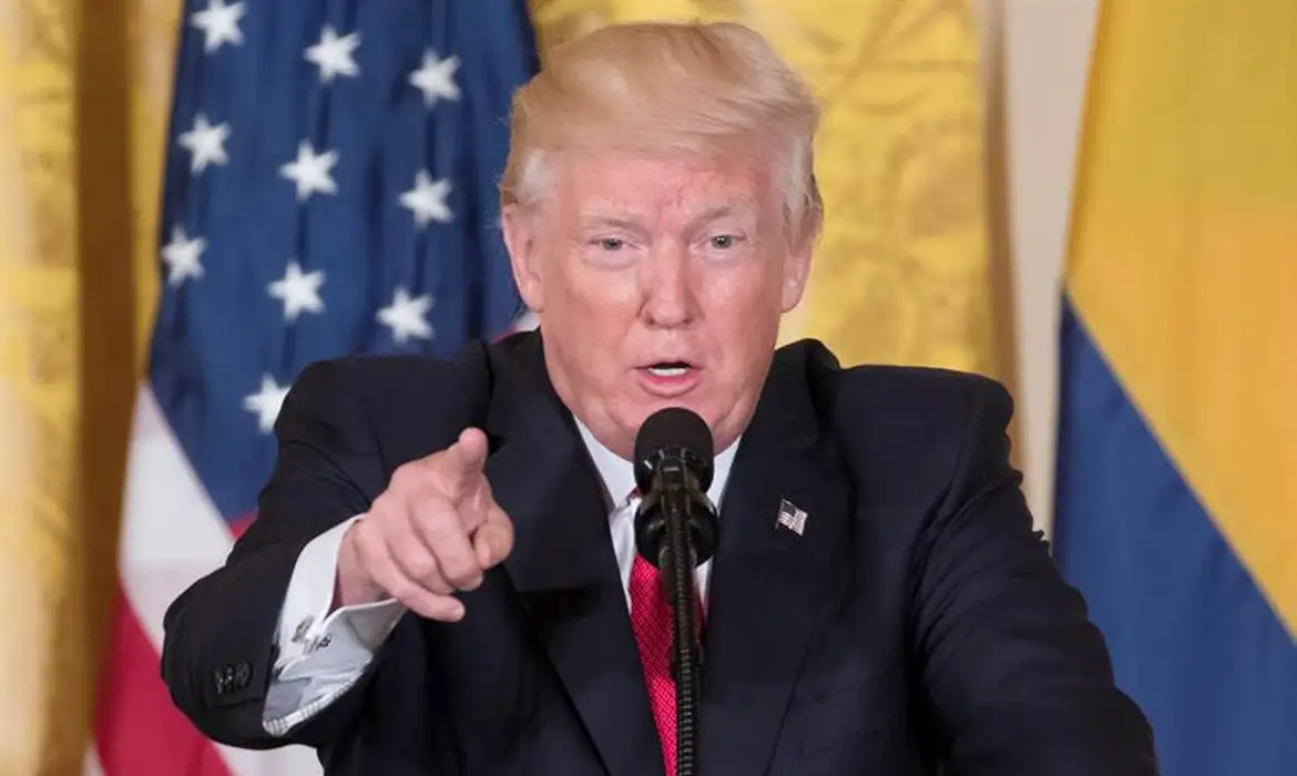 EUA podem reagir com sanções em tempo real durante julgamento de Bolsonaro